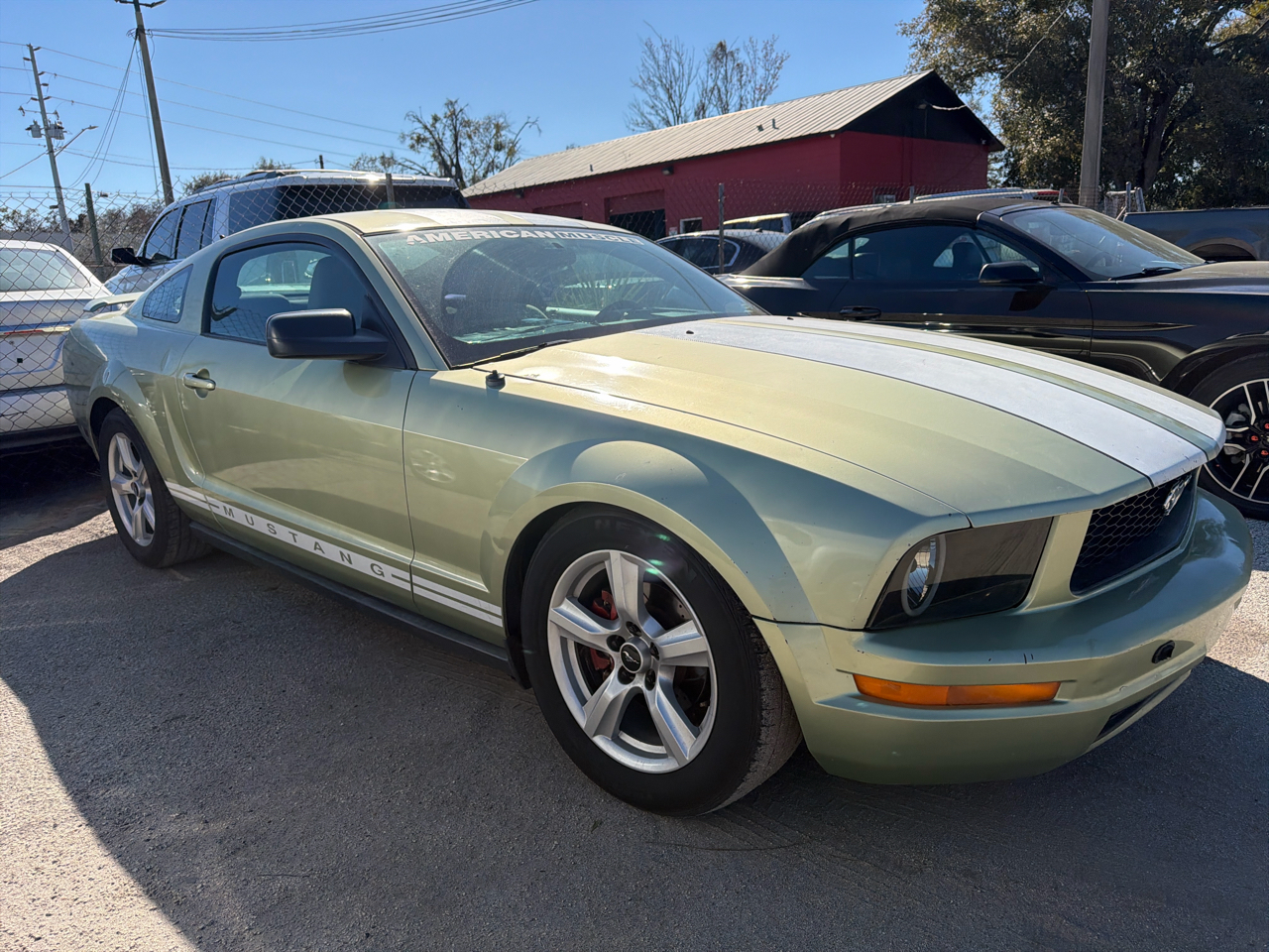Ford Mustang V6 Deluxe Coupe 2005