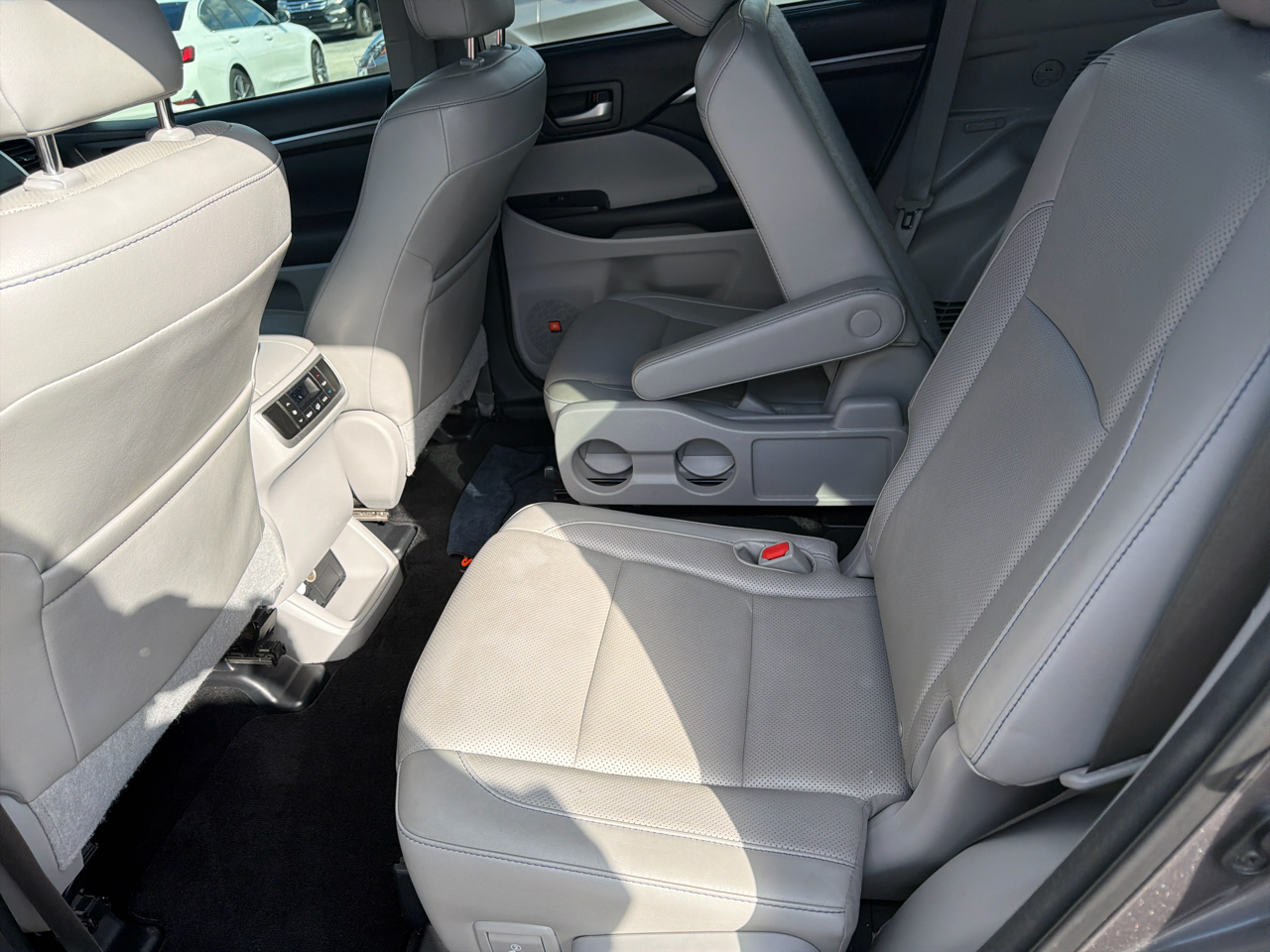 Toyota Highlander Limited FWD V6 2016