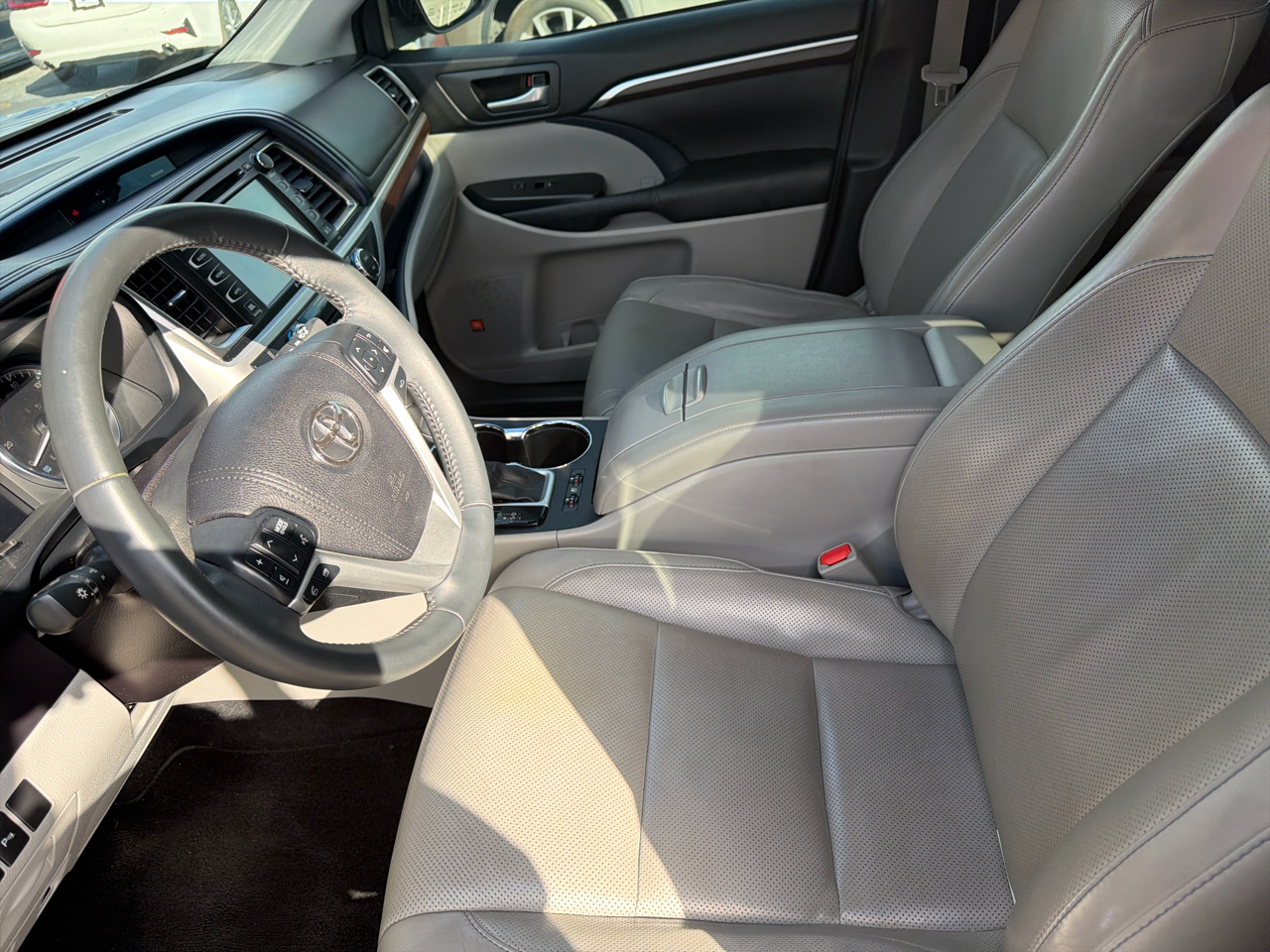 Toyota Highlander Limited FWD V6 2016
