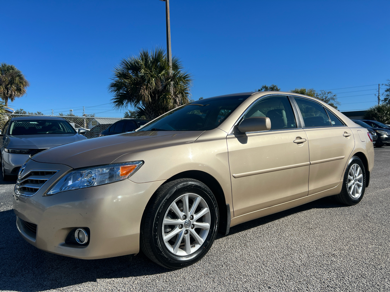 Toyota Camry 4dr Sdn XLE Auto 2010