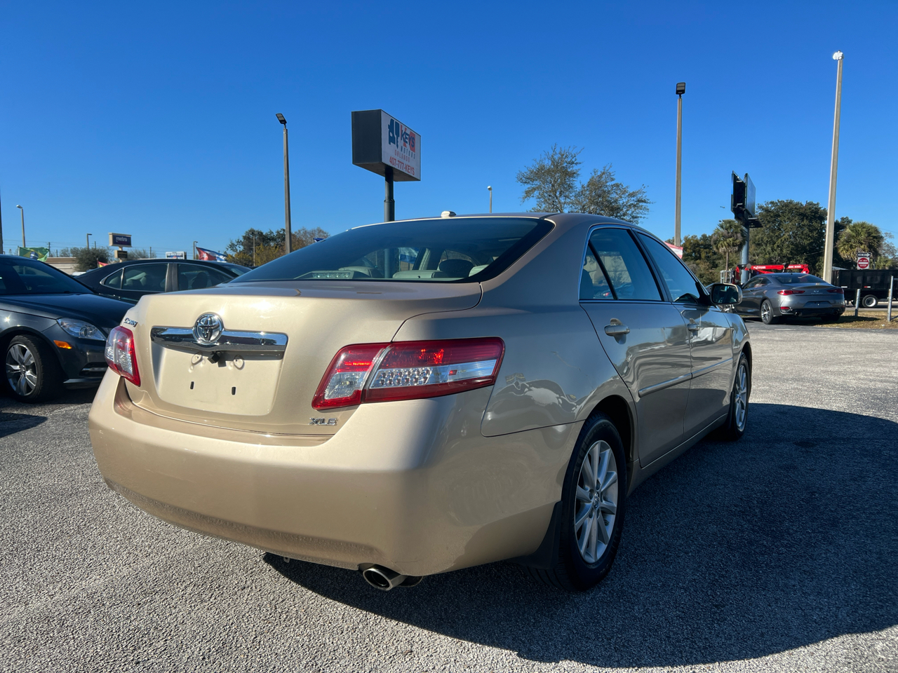 Toyota Camry 4dr Sdn XLE Auto 2010