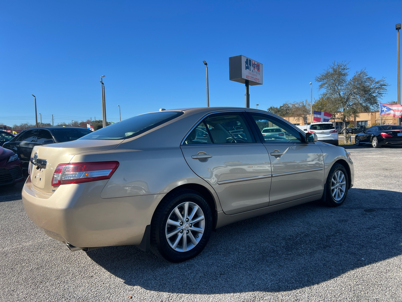 Toyota Camry 4dr Sdn XLE Auto 2010