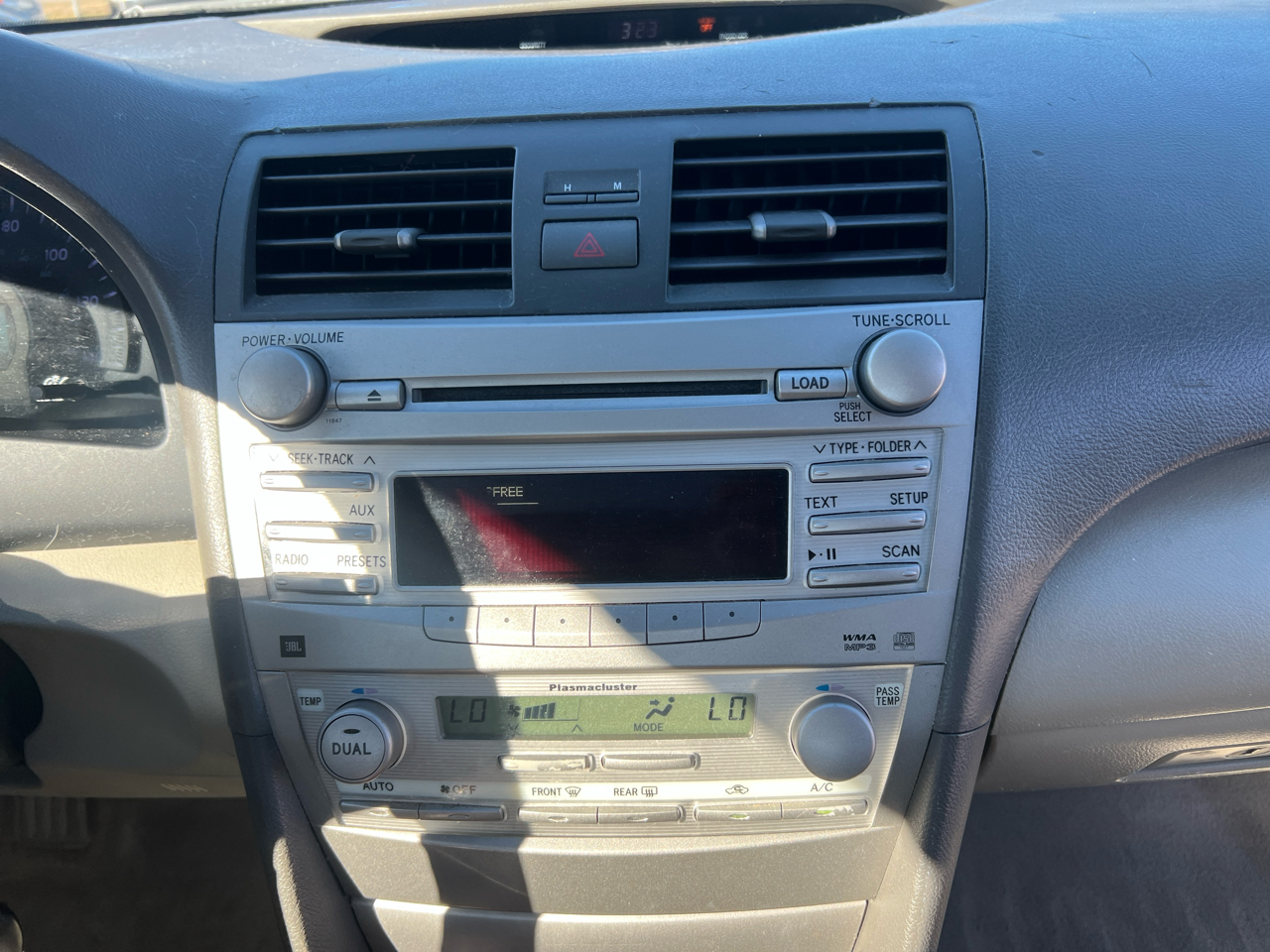 Toyota Camry 4dr Sdn XLE Auto 2010