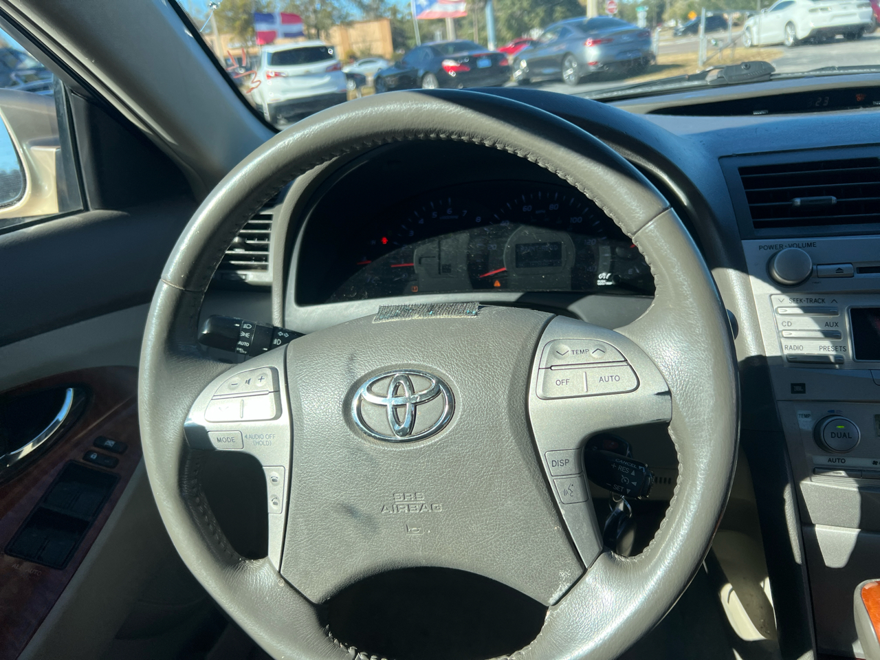 Toyota Camry 4dr Sdn XLE Auto 2010