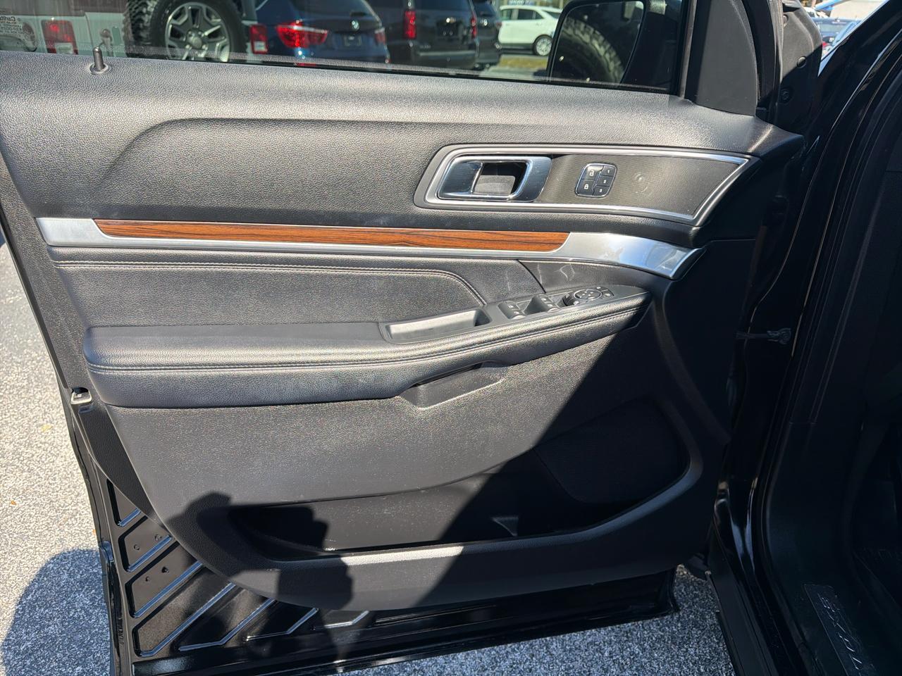 Ford Explorer Limited FWD 2017