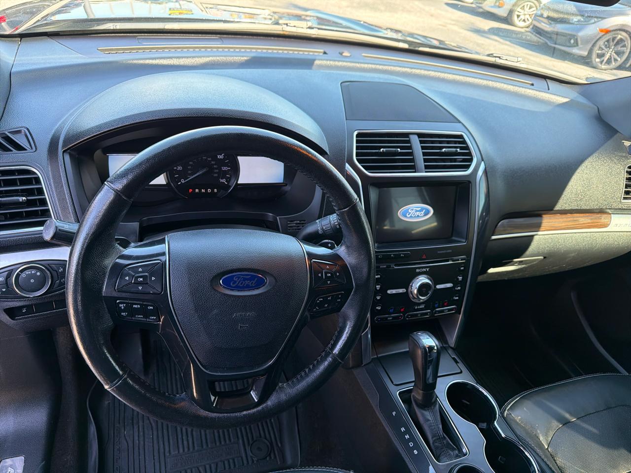 Ford Explorer Limited FWD 2017