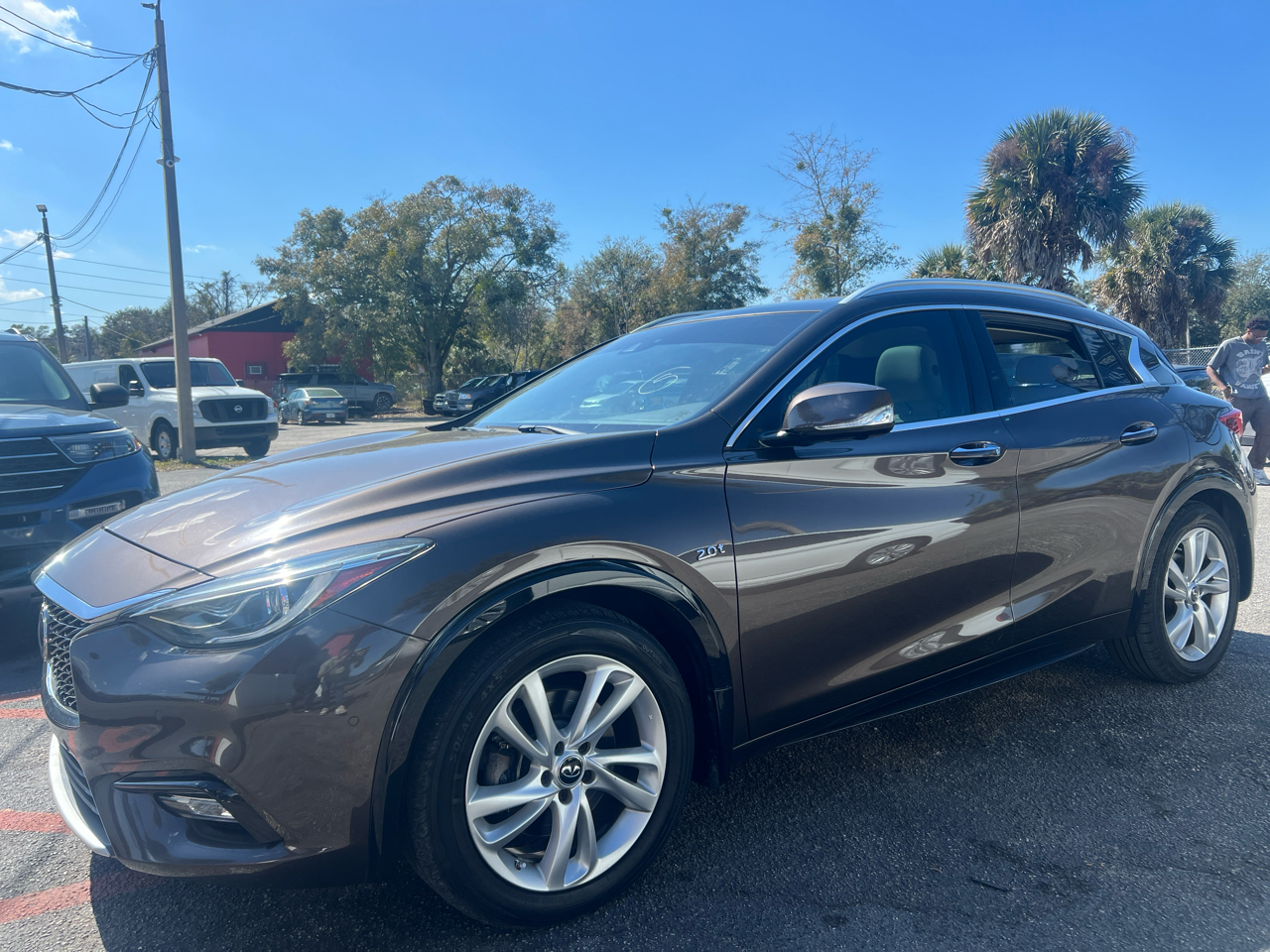 Infiniti QX30 Base 2017