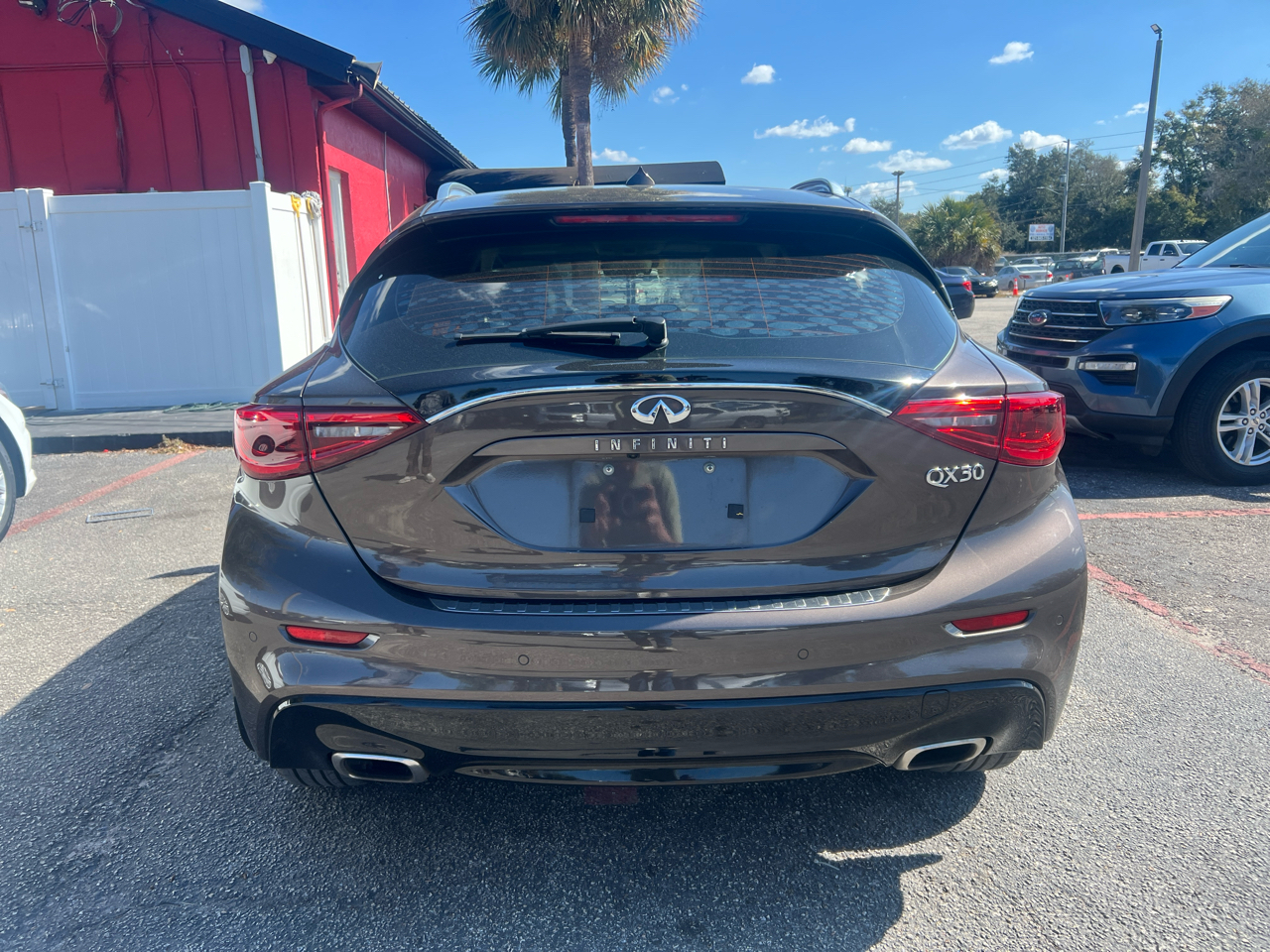 Infiniti QX30 Base 2017