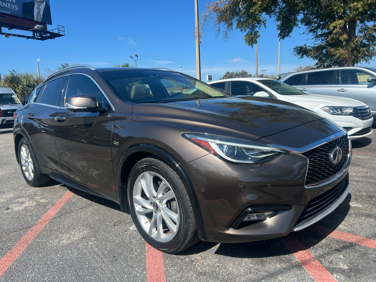 Infiniti QX30 Base 2017