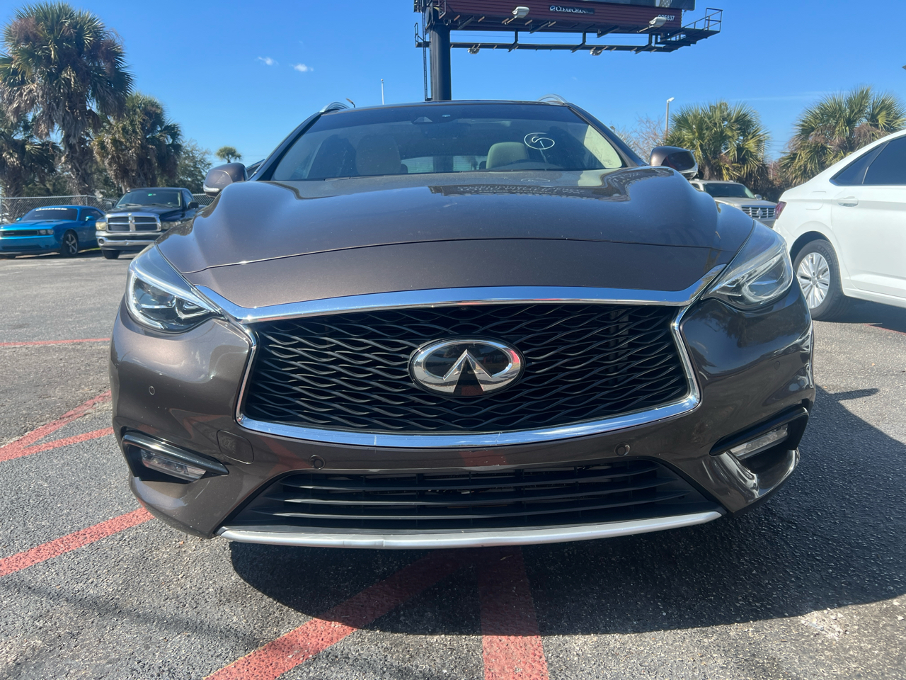 Infiniti QX30 Base 2017