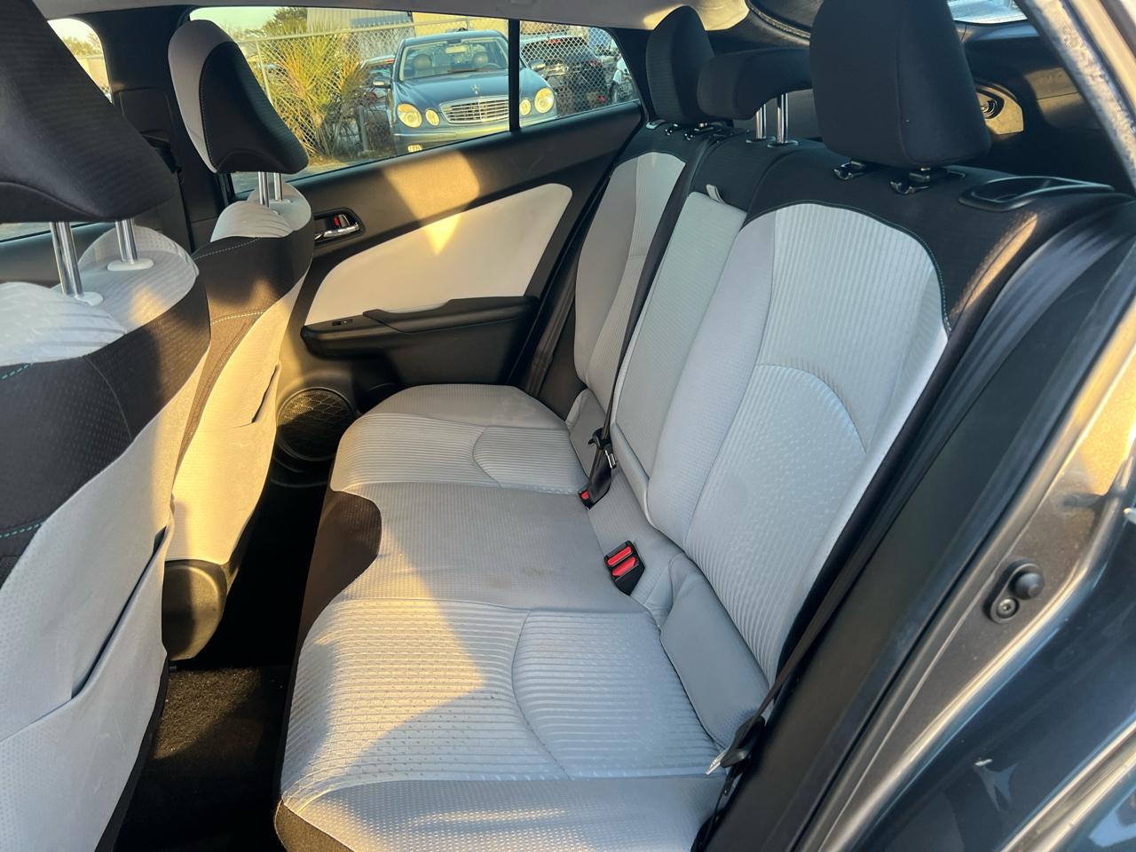 Toyota Prius Two Eco 2016