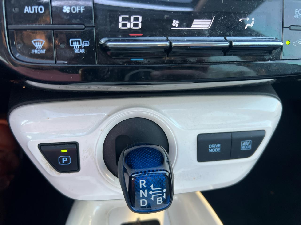 Toyota Prius Two Eco 2016