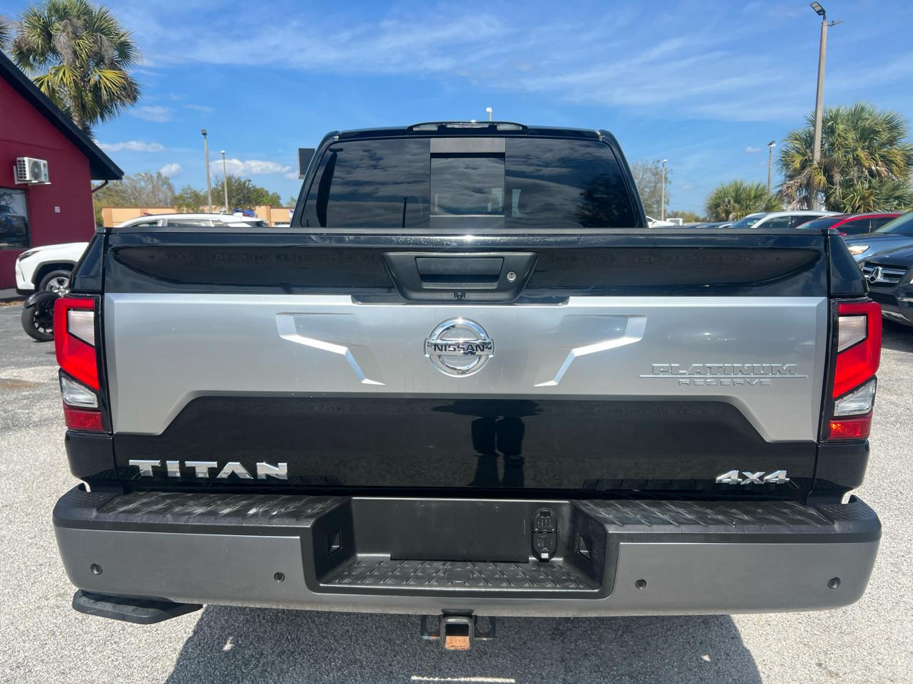 Nissan Titan Platinum Reserve Crew Cab 4WD 2020