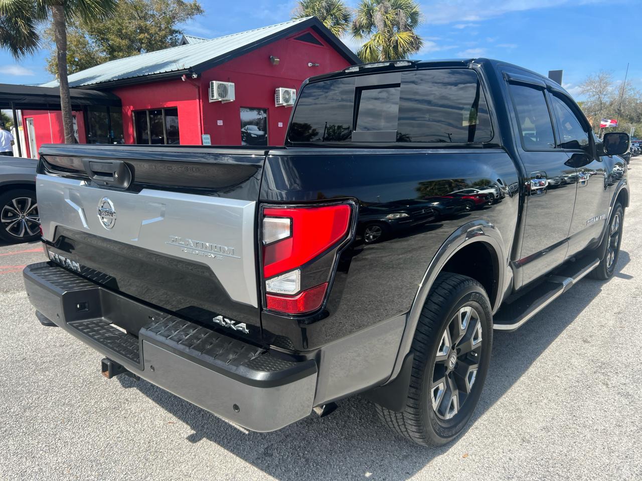 Nissan Titan Platinum Reserve Crew Cab 4WD 2020