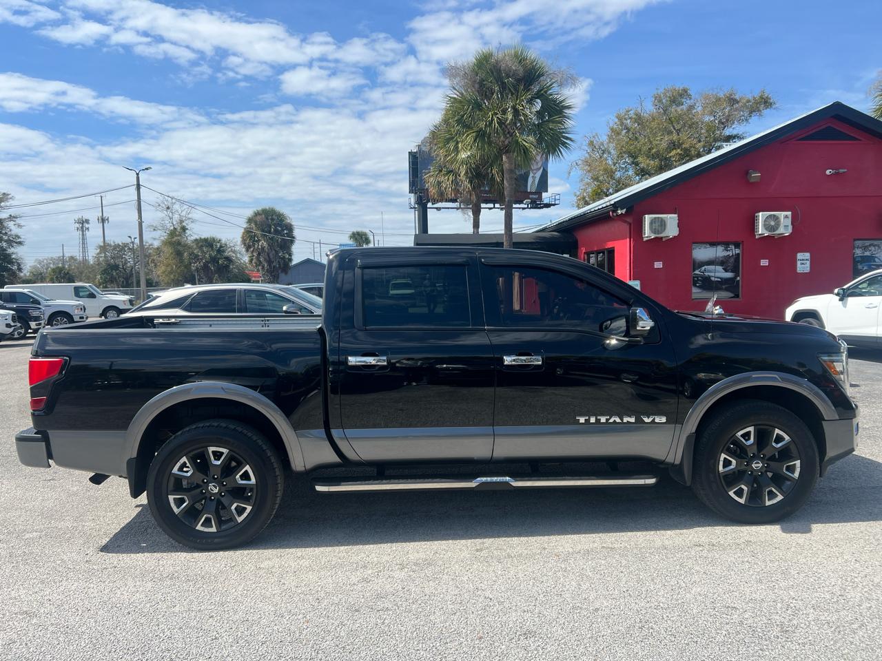 Nissan Titan Platinum Reserve Crew Cab 4WD 2020