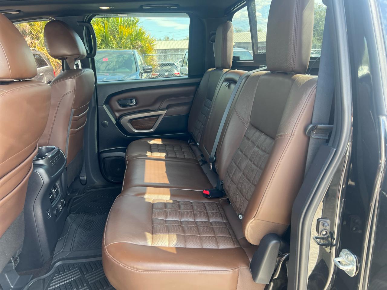 Nissan Titan Platinum Reserve Crew Cab 4WD 2020