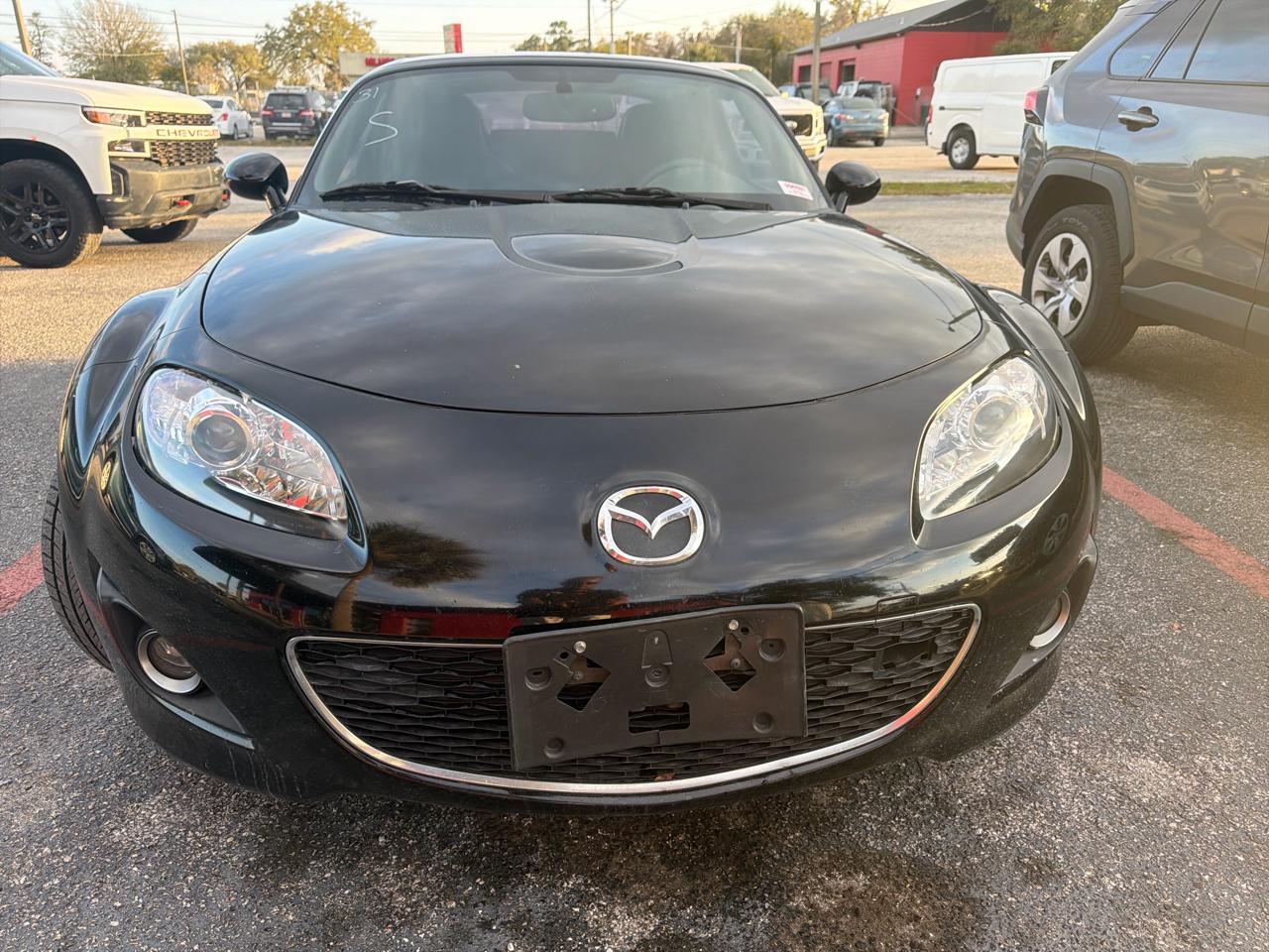 Mazda MX-5 Miata Grand Touring 2011