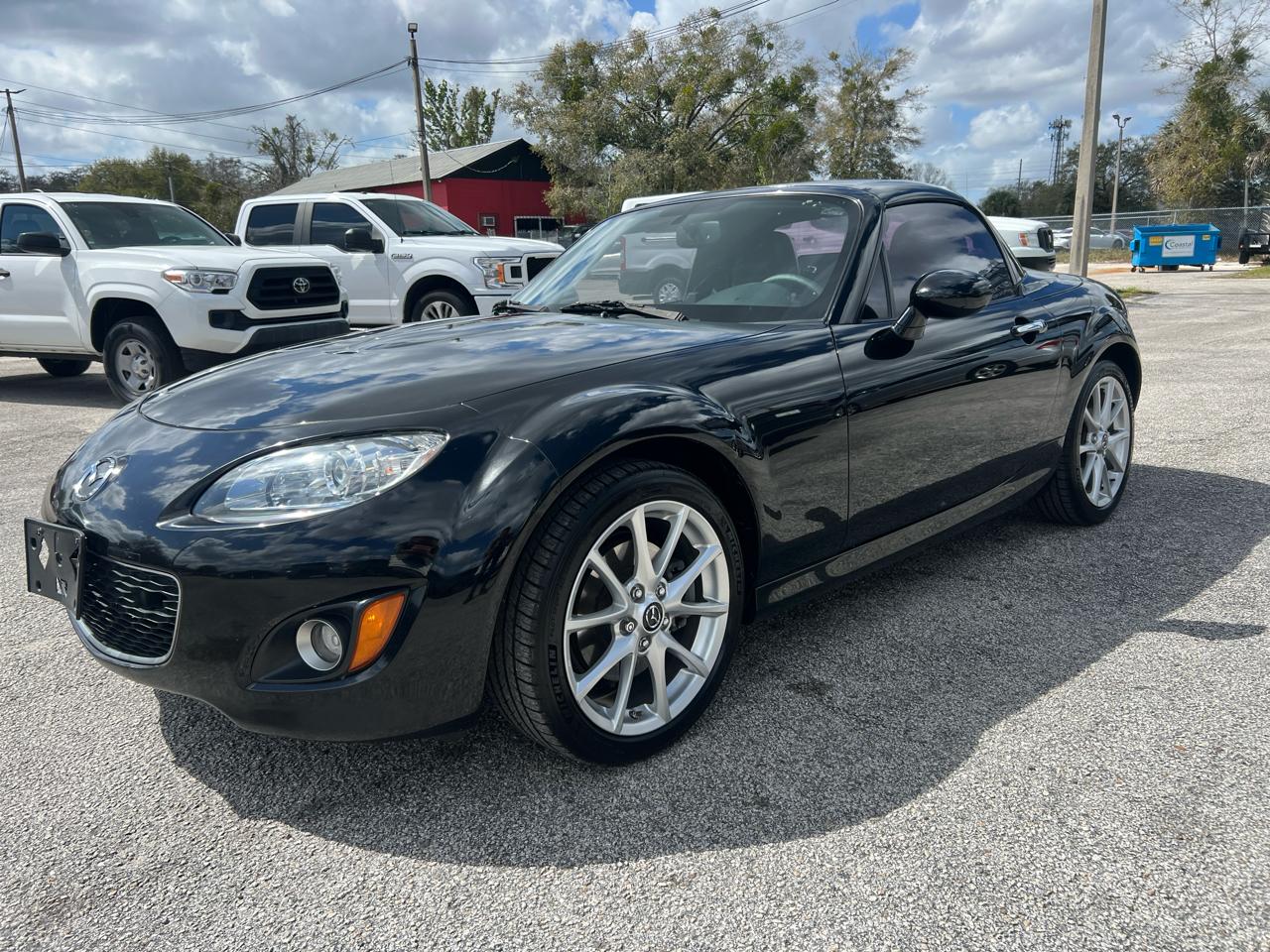Mazda MX-5 Miata Grand Touring 2011