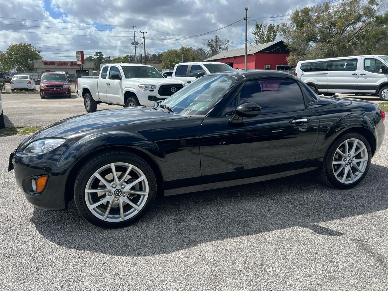 Mazda MX-5 Miata Grand Touring 2011