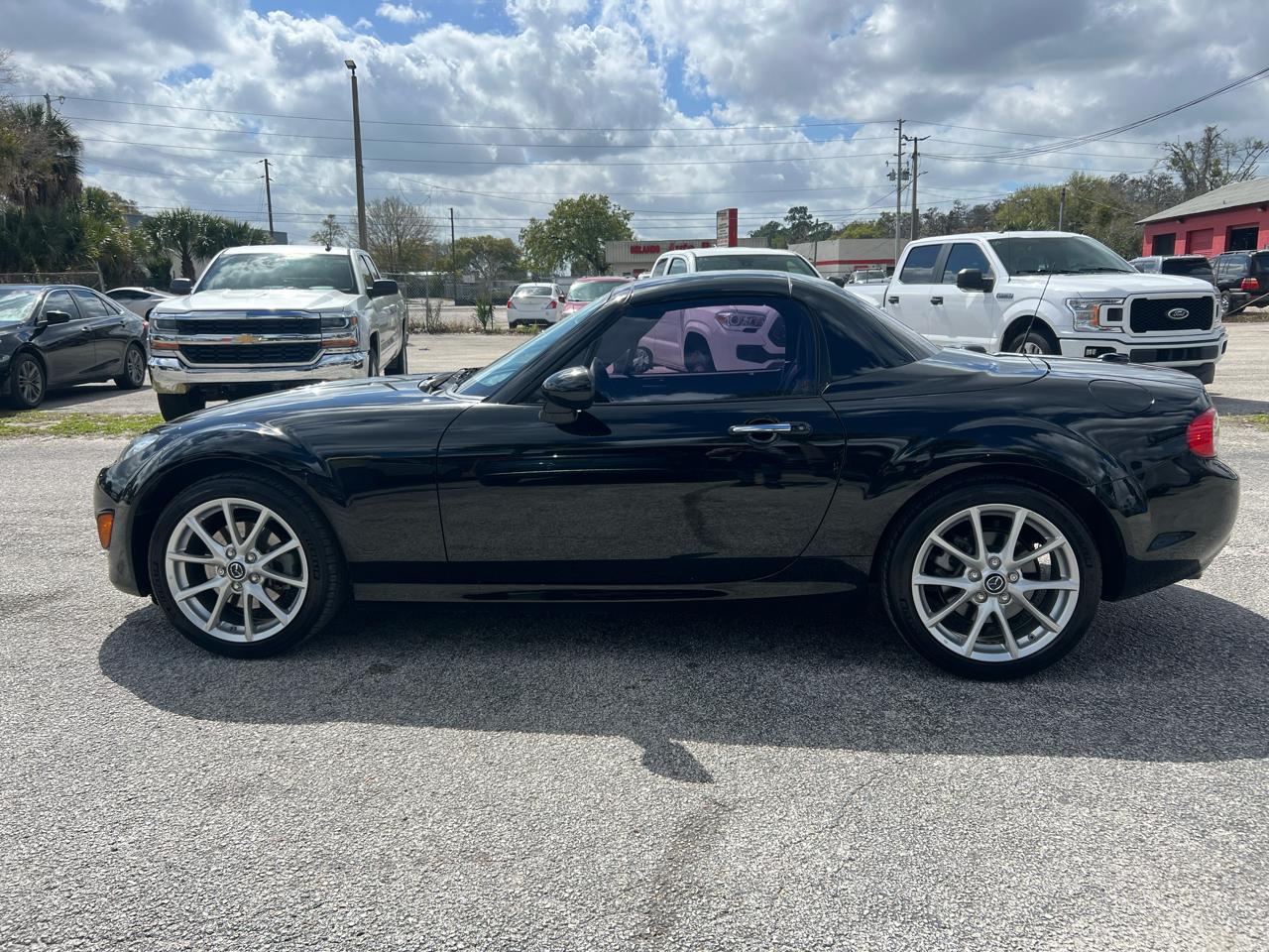 Mazda MX-5 Miata Grand Touring 2011