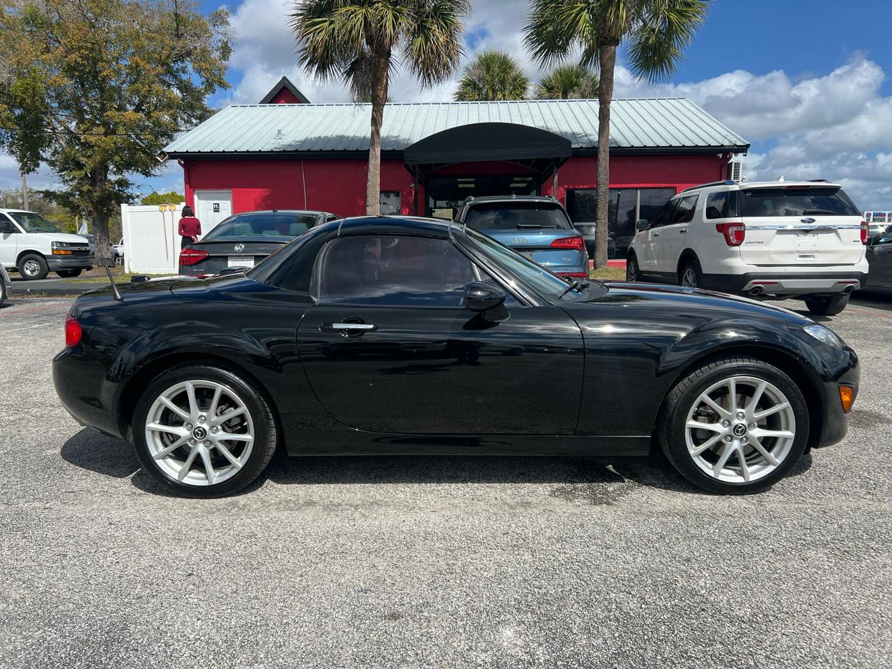 Mazda MX-5 Miata Grand Touring 2011