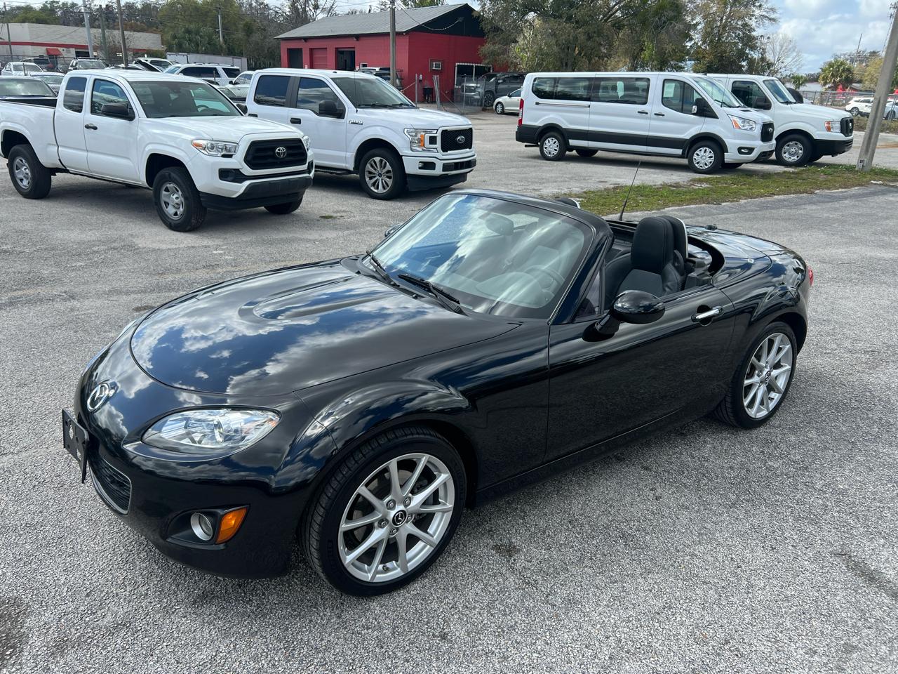 Mazda MX-5 Miata Grand Touring 2011
