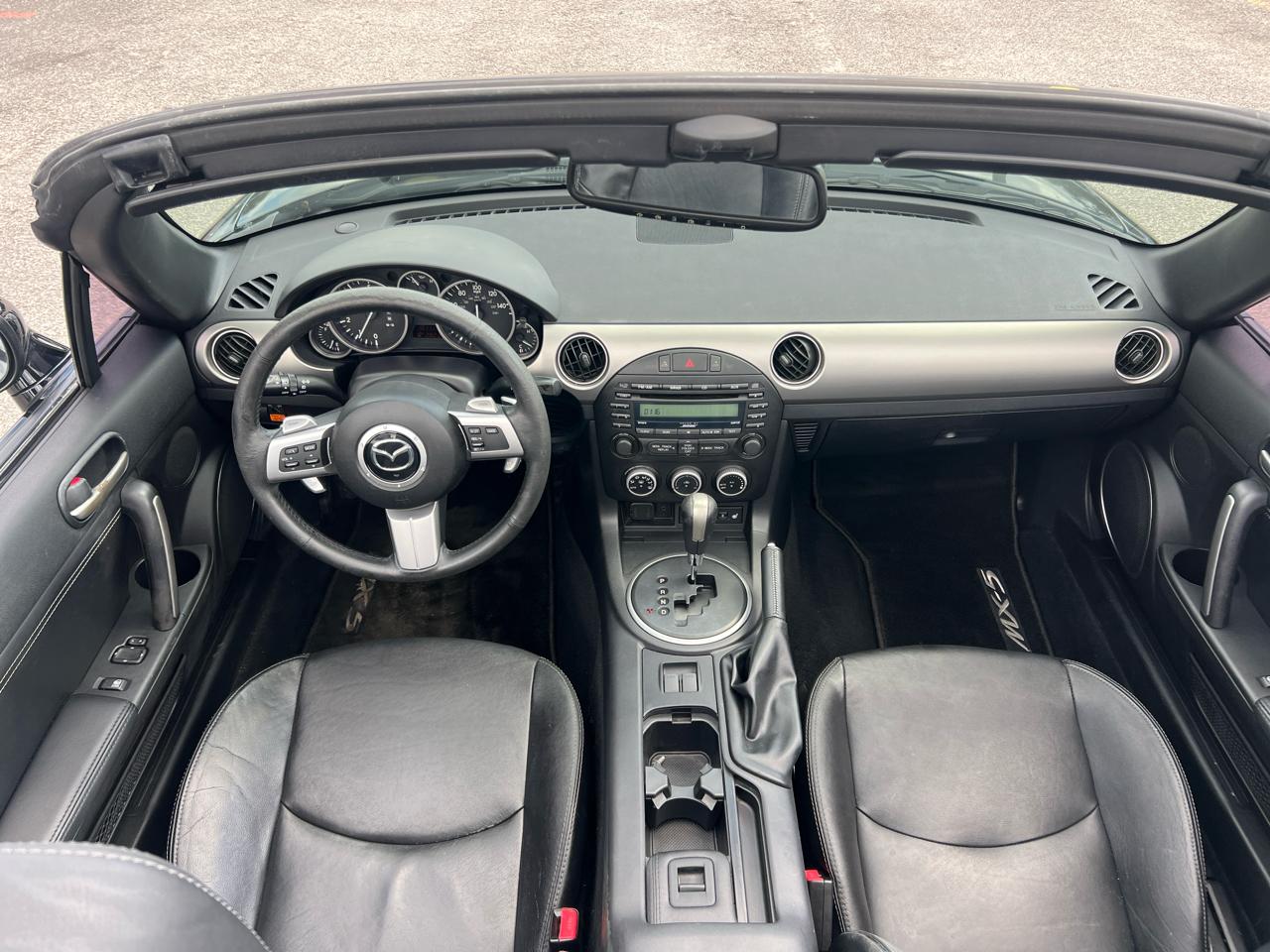 Mazda MX-5 Miata Grand Touring 2011