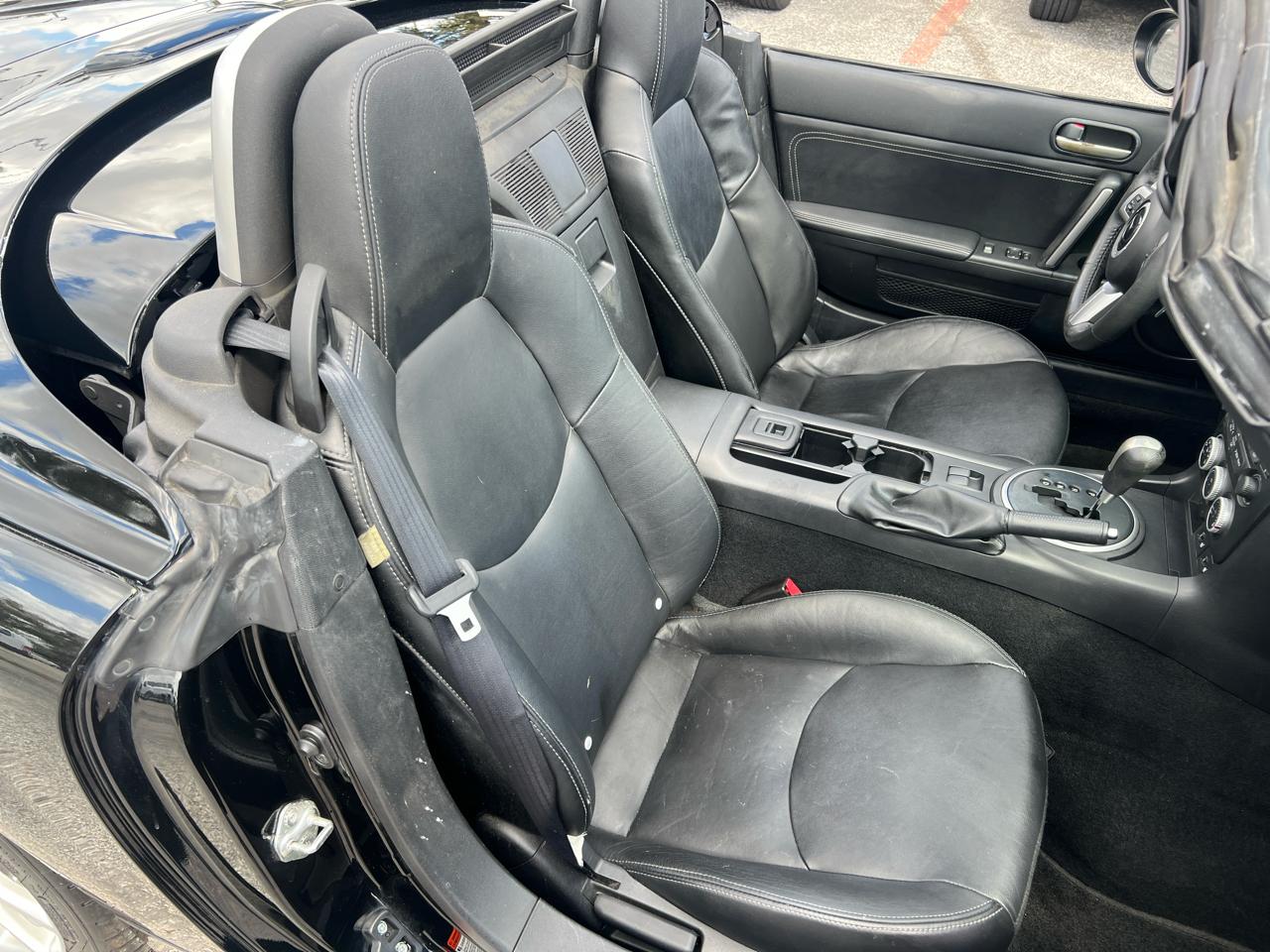 Mazda MX-5 Miata Grand Touring 2011