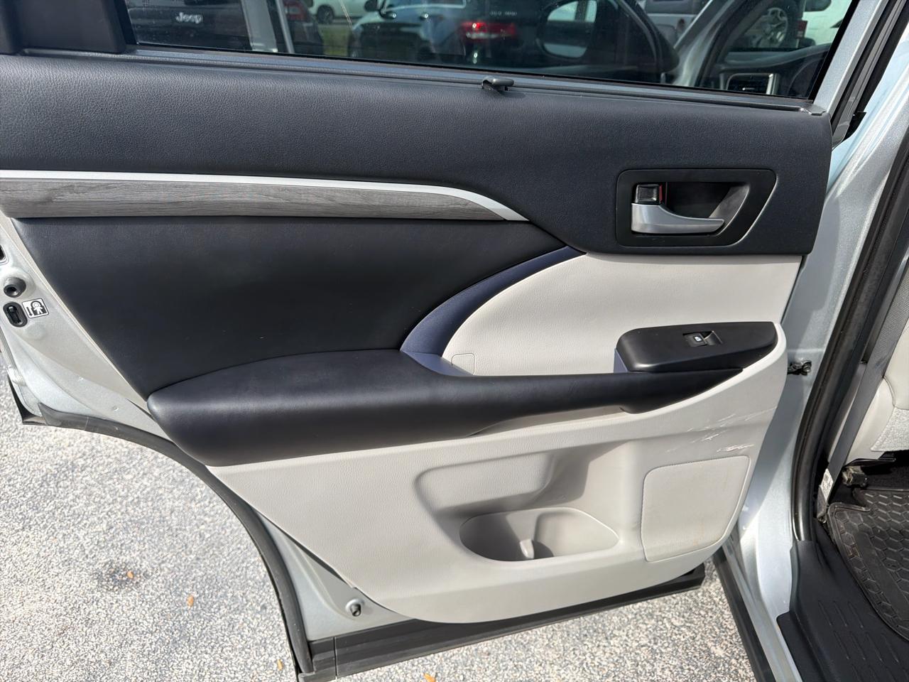 Toyota Highlander Limited AWD V6 2019