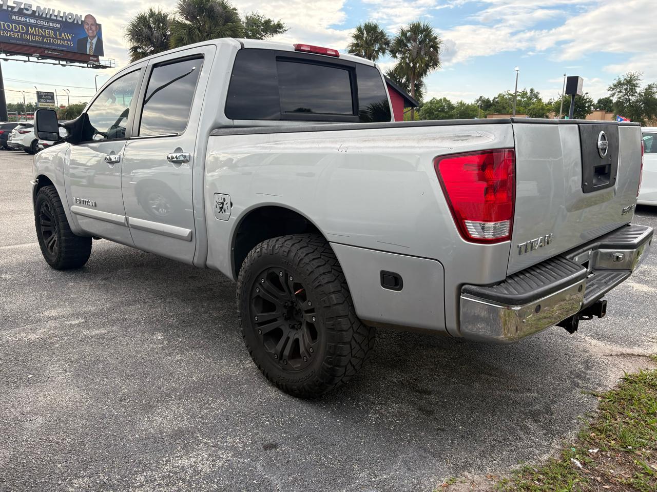 Nissan Titan XE Crew Cab 2WD 2005