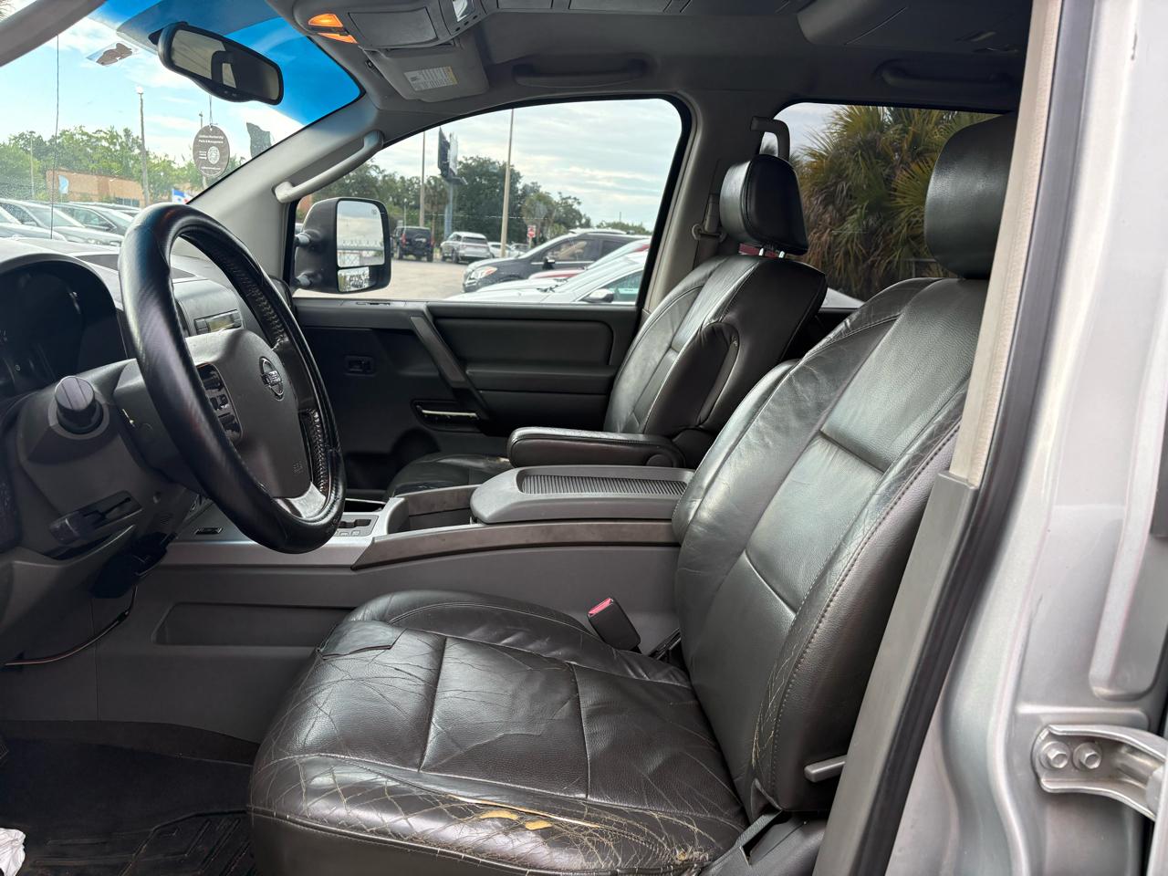 Nissan Titan XE Crew Cab 2WD 2005