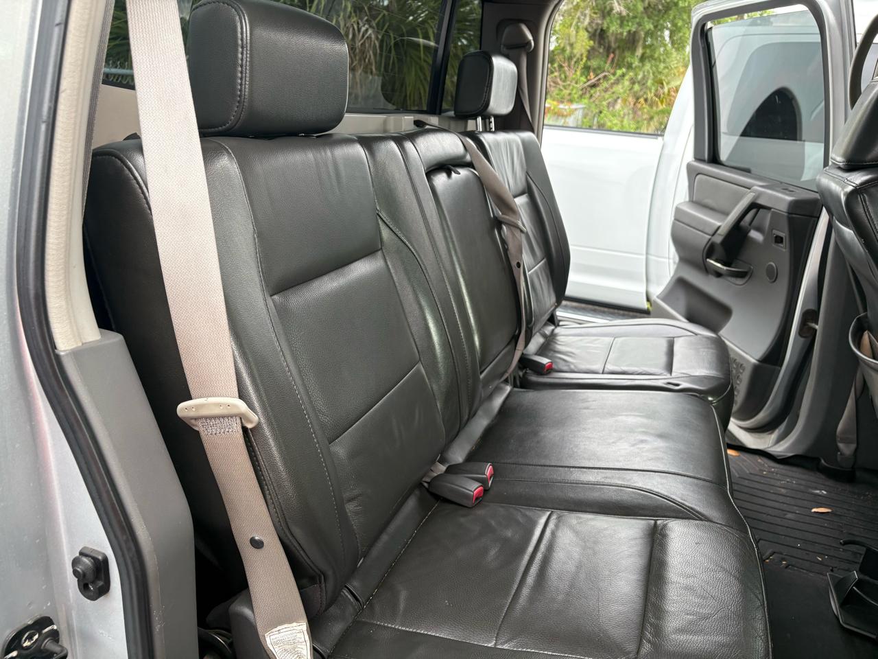Nissan Titan XE Crew Cab 2WD 2005
