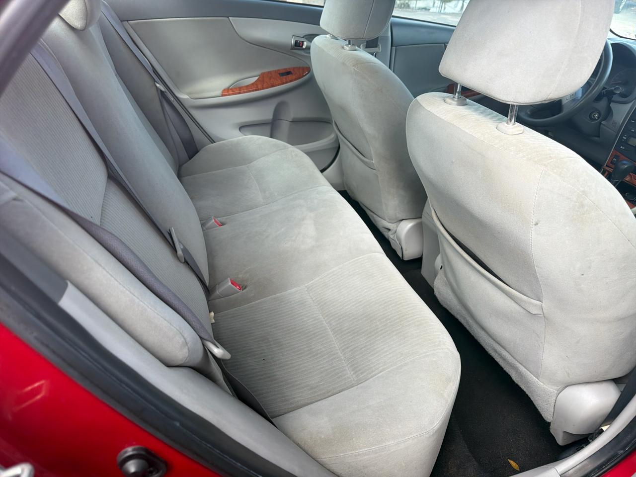 Toyota Corolla 4dr Sdn Auto LE (Natl) 2010