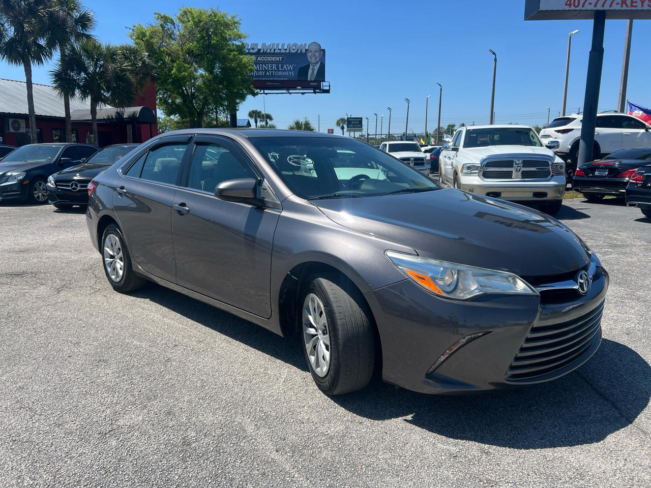Toyota Camry SE 2017
