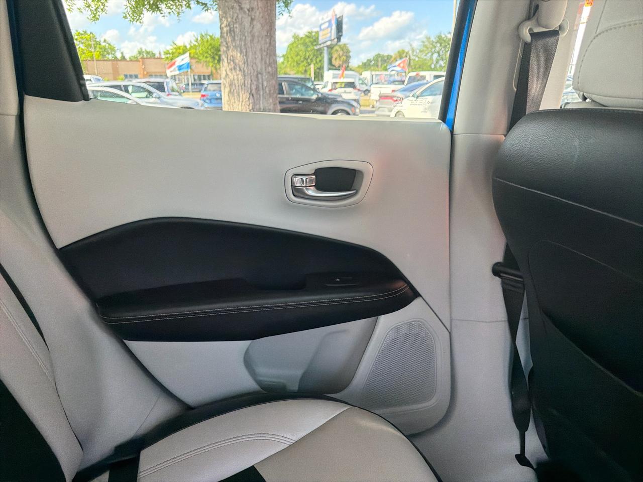 Jeep Compass Latitude FWD 2019