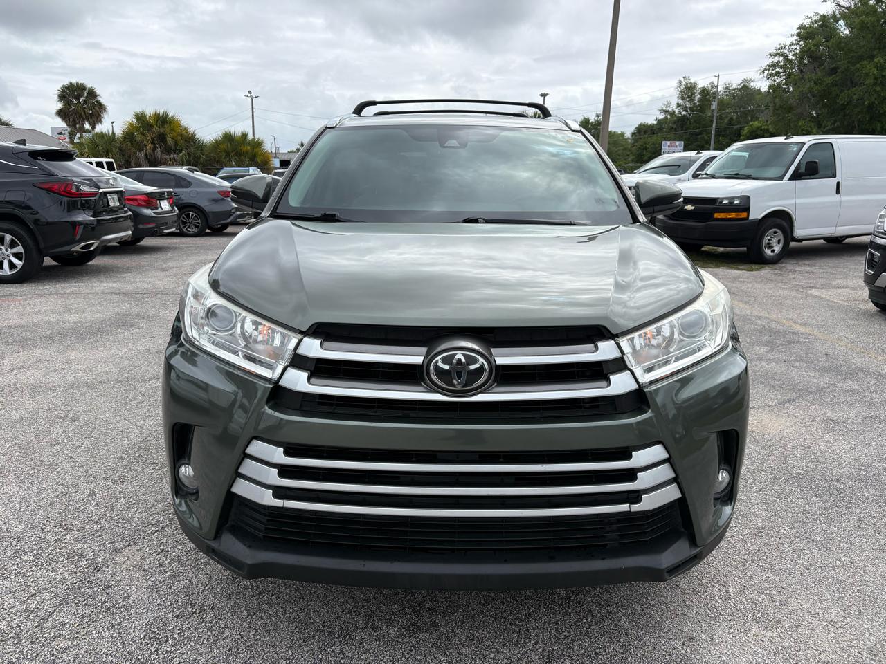 Toyota Highlander FWD 4dr V6 XLE (Natl) 2019