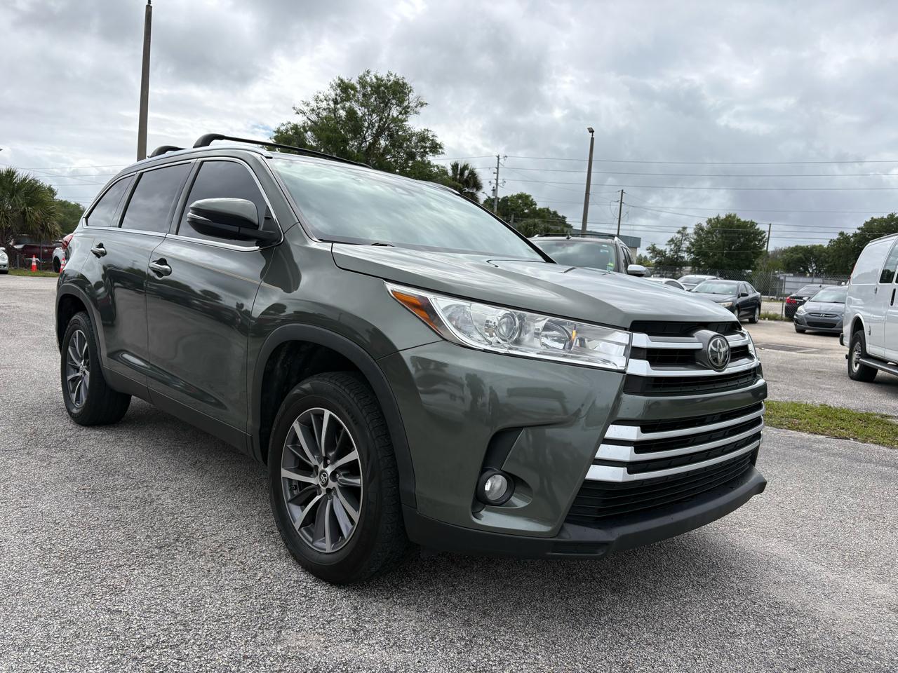 Toyota Highlander FWD 4dr V6 XLE (Natl) 2019