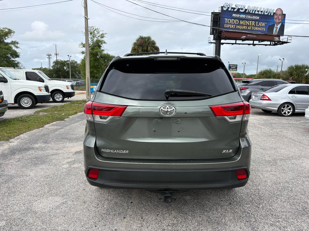 Toyota Highlander FWD 4dr V6 XLE (Natl) 2019