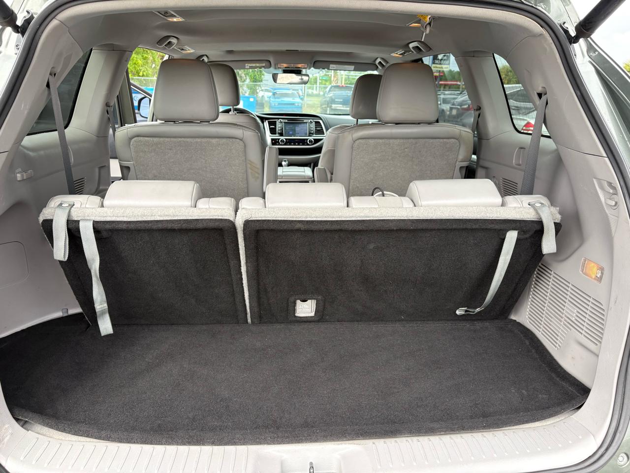 Toyota Highlander FWD 4dr V6 XLE (Natl) 2019