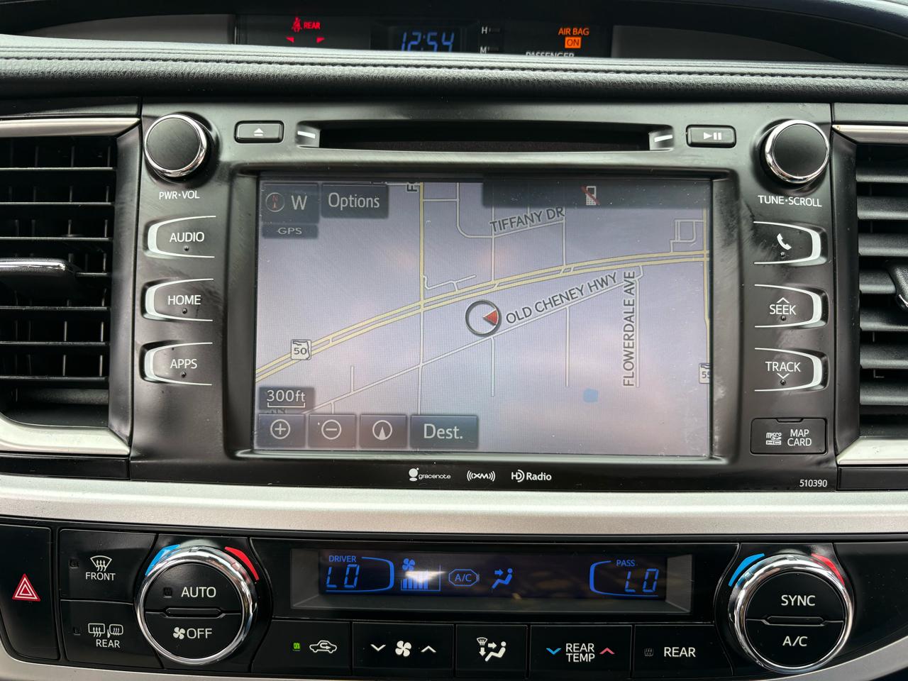 Toyota Highlander FWD 4dr V6 XLE (Natl) 2019