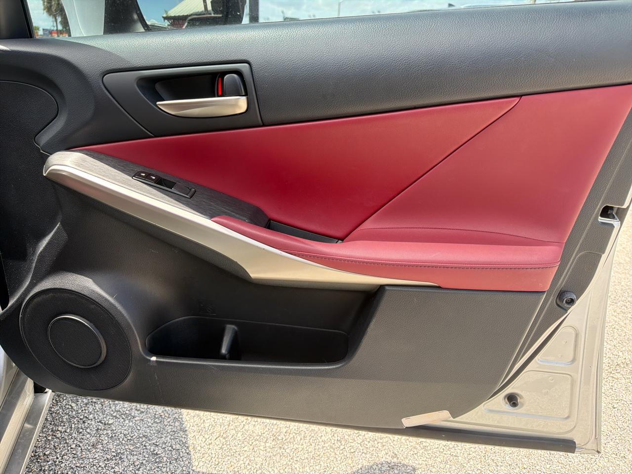 Lexus IS 300 AWD 2019