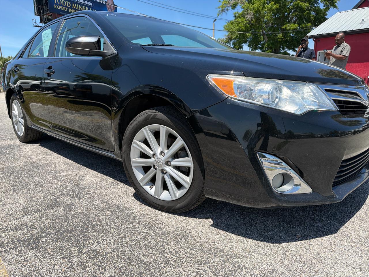 Toyota Camry 4dr Sdn XLE Auto 2012