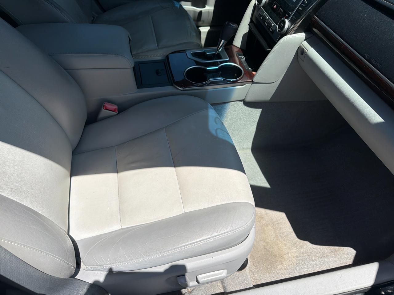 Toyota Camry 4dr Sdn XLE Auto 2012