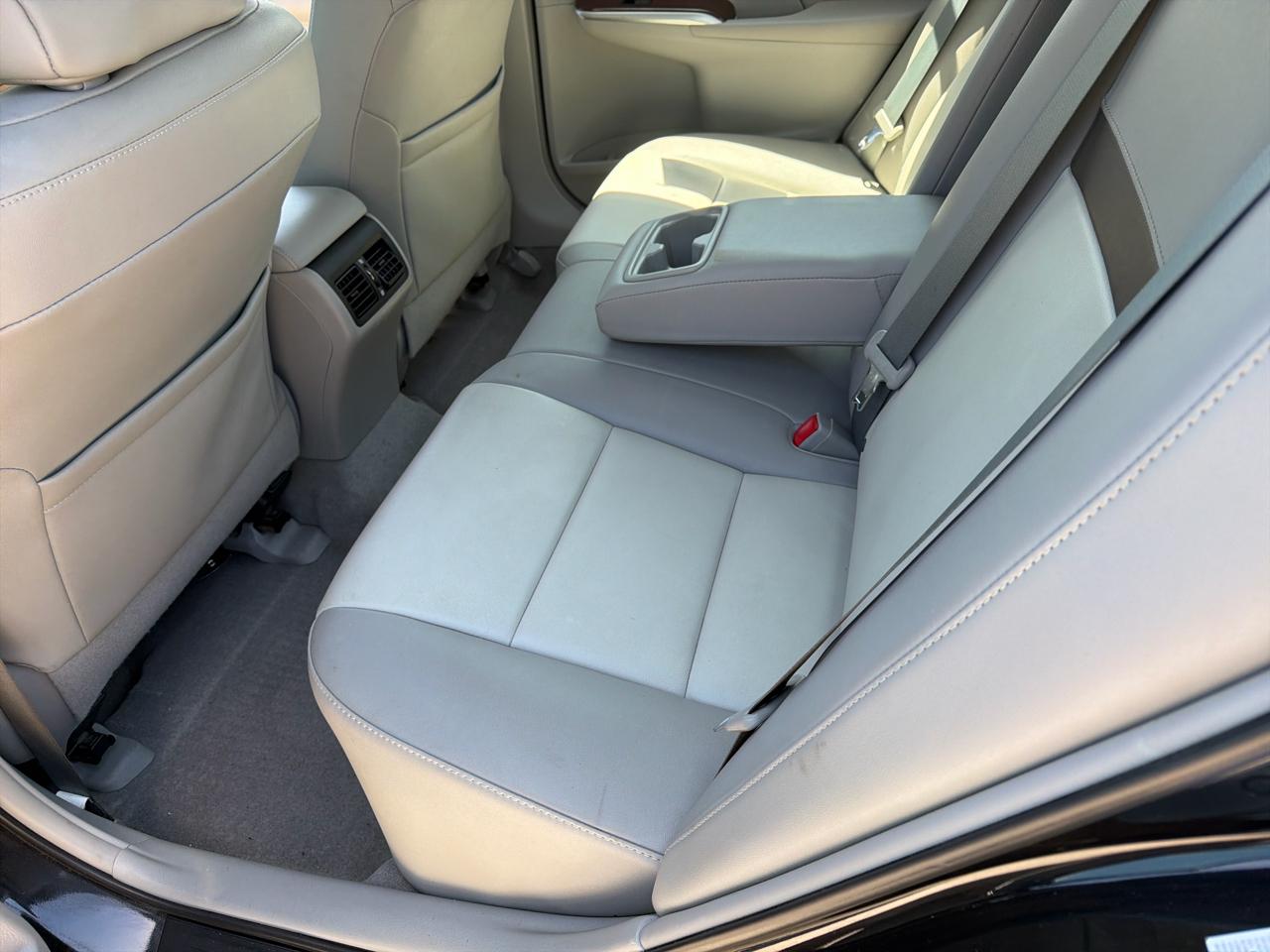 Toyota Camry 4dr Sdn XLE Auto 2012