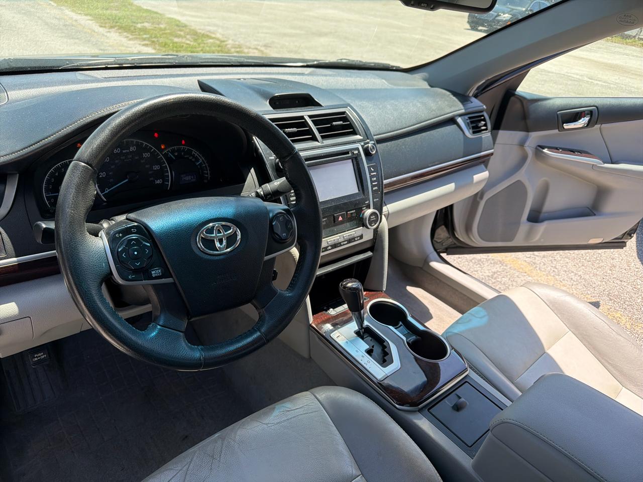 Toyota Camry 4dr Sdn XLE Auto 2012