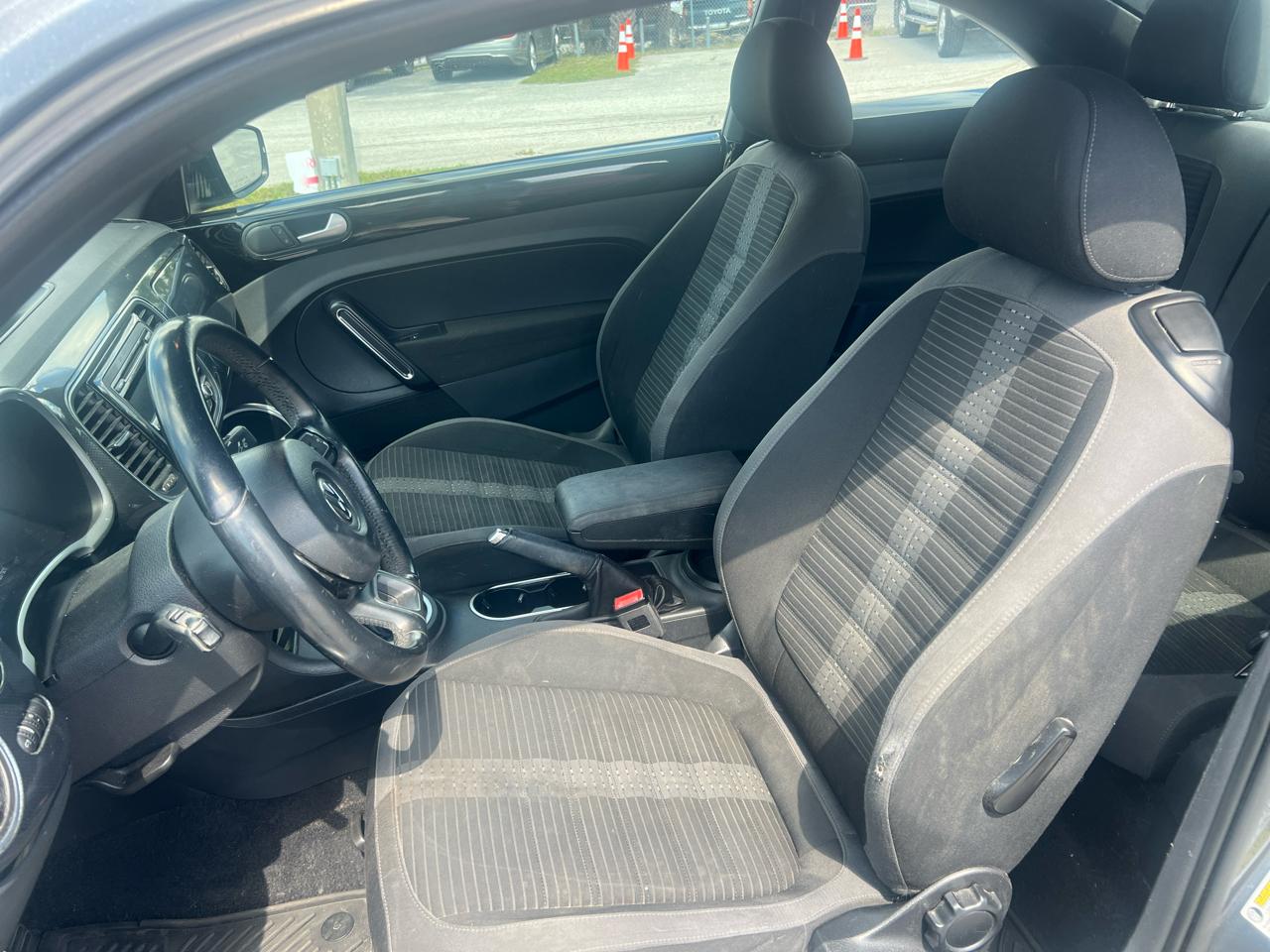 Volkswagen Beetle 2.0T Turbo 2014