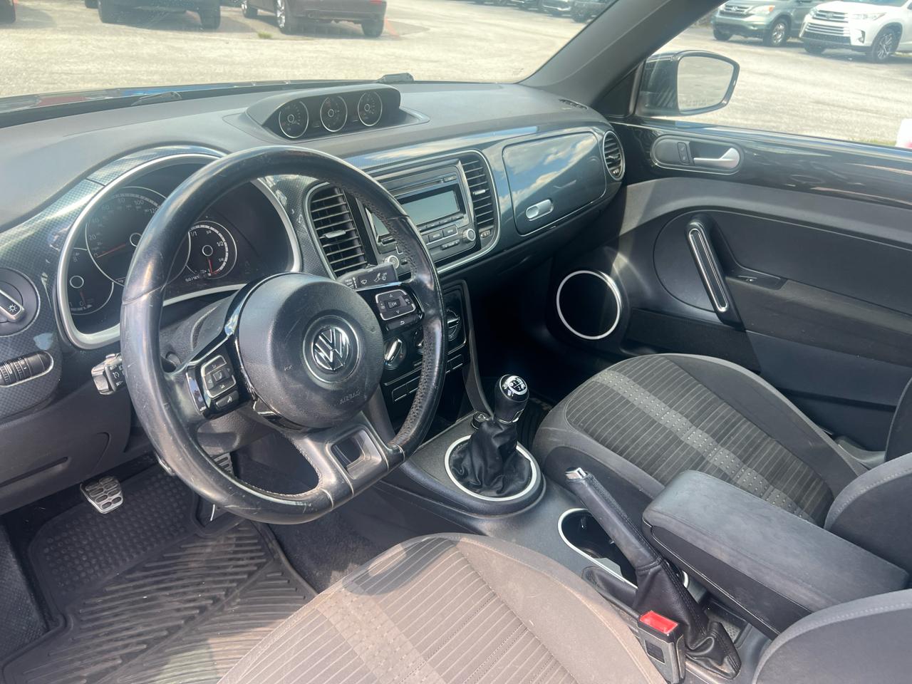 Volkswagen Beetle 2.0T Turbo 2014