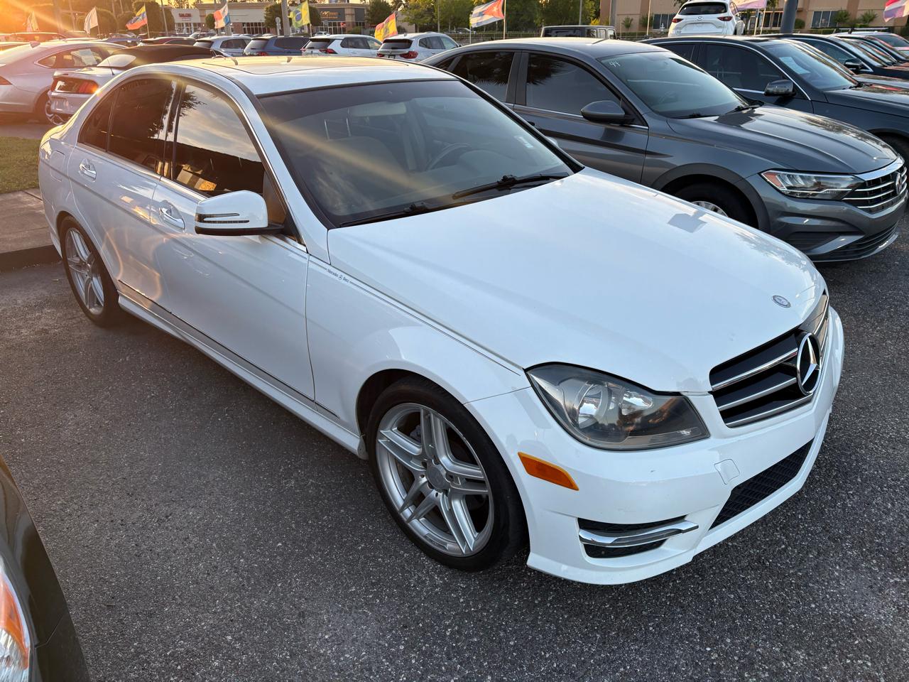 Mercedes-Benz C-Class C250 Luxury Sedan 2014