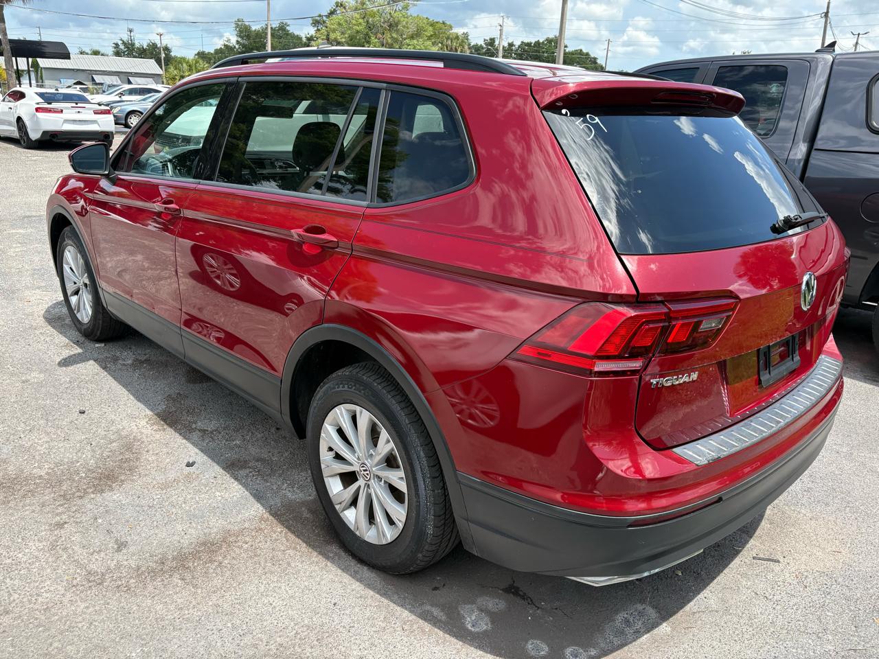 Volkswagen Tiguan S 2019