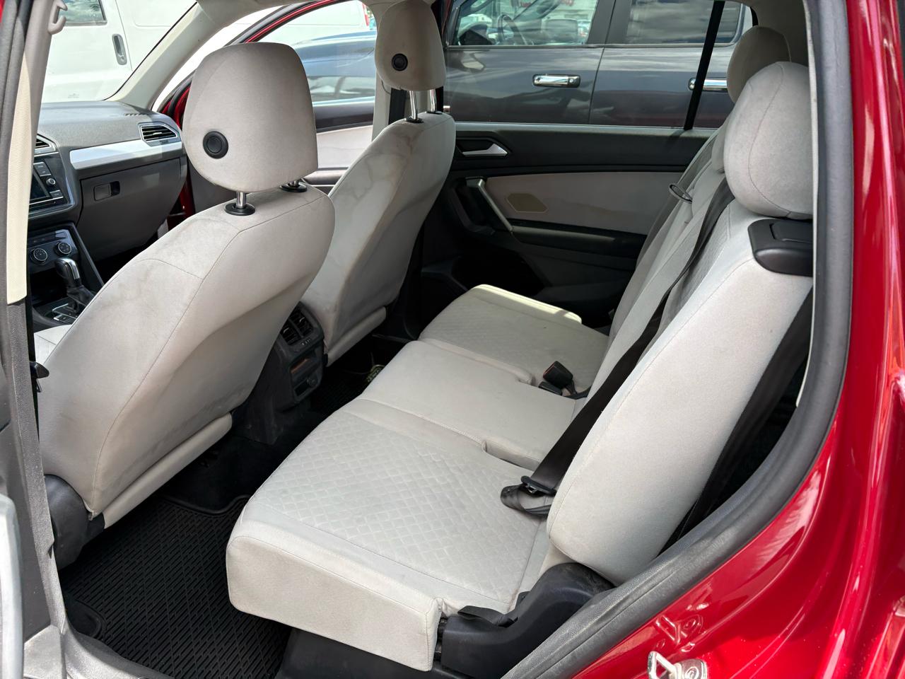 Volkswagen Tiguan S 2019
